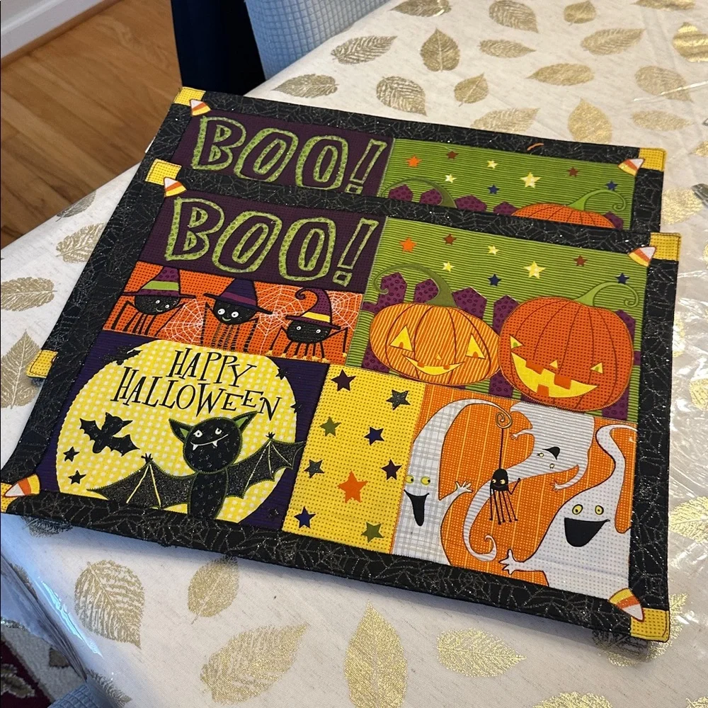 Kohl’s Happy Halloween cloth placemats set of 2 17 1/2 x 13 1/4inch NWT quilted